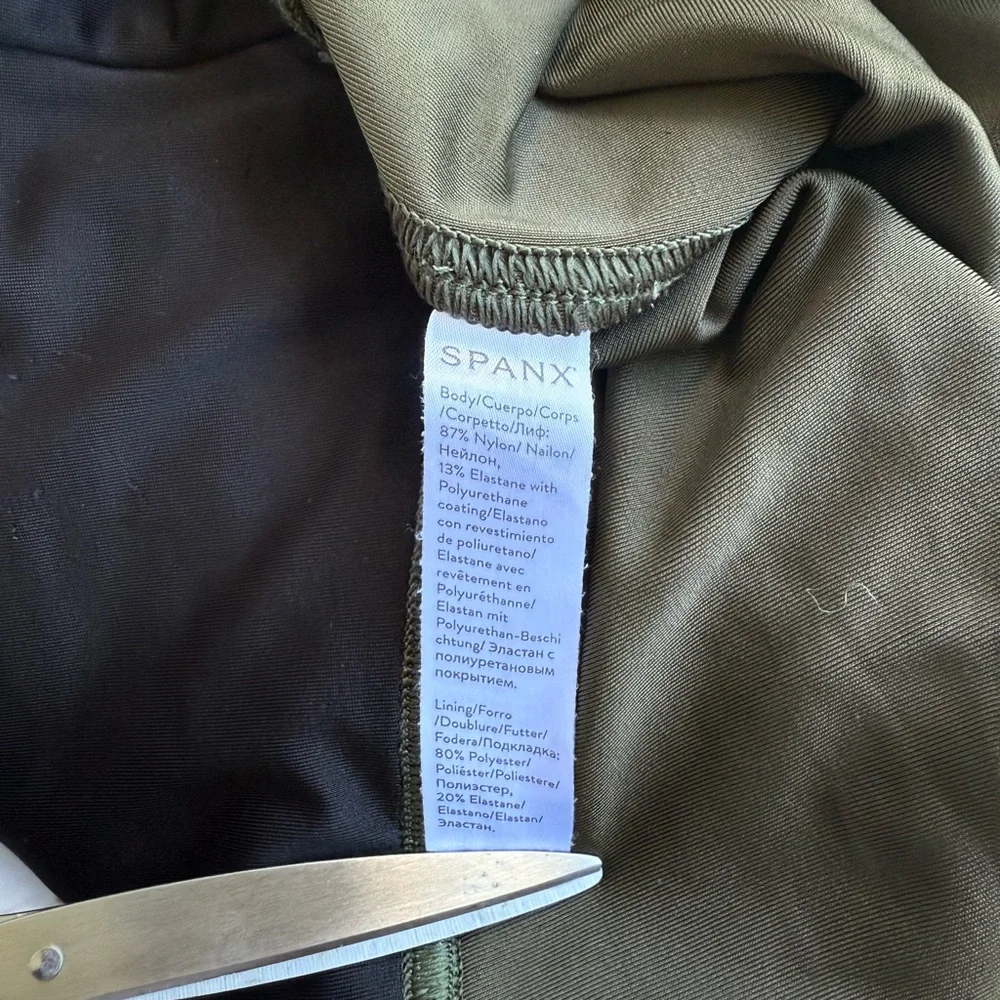 Spanx Faux Leather Leggings In Olive Green Color High Rise Stretchy Sheen‎ SZ M